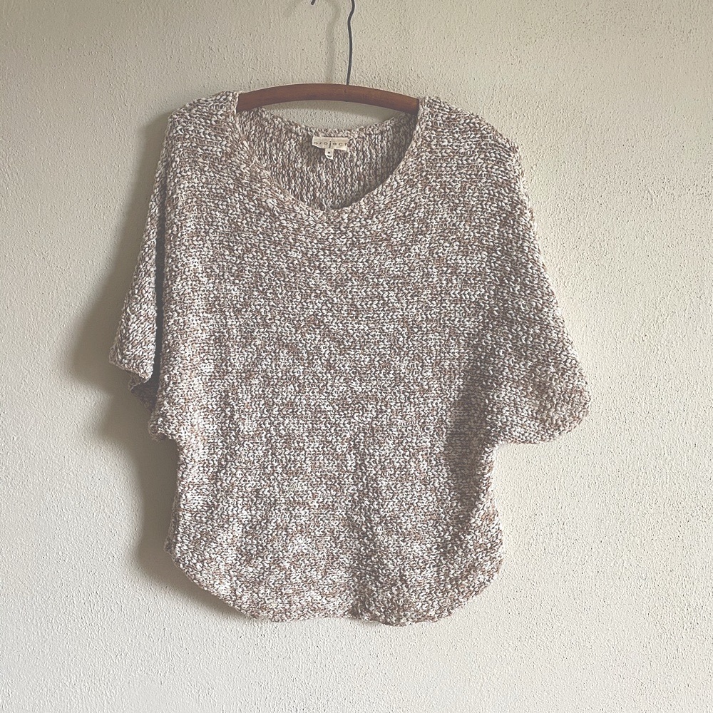 Loose knit short sleeve sweater